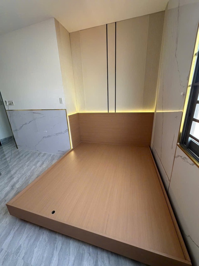 Phòng ngủ — giường bệt & vách đầu giường LED giả đá — Gỗ Minh Hiền